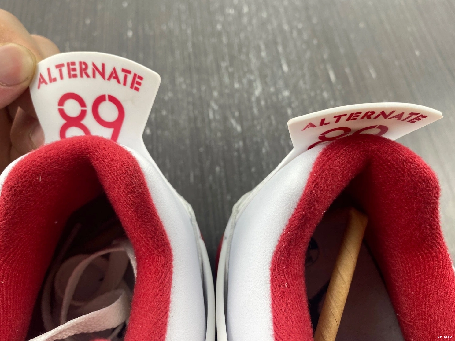 - Retro 308497-106 89 Jordan 4 Alternate 1230